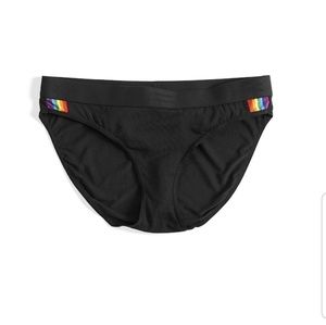 Tomboyx 3x Black bikini with rainbow detail
